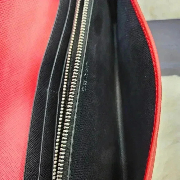 🎁Prada Rouge Grommet Embellished Leather WOC - Picture 13 of 17